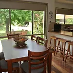 Rail Trail Cottage - Bright