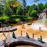 Redgum Retreat Bright - Luxury Spa Villa