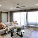 13 Mountbatten