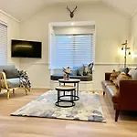 Autumn Beauty - Alpine Cottage 5