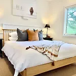 Autumn Beauty - Alpine Cottage 5