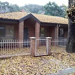 Bright Deluxe No.1 Townhouse Accommodation