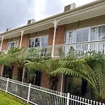Barrass\'S John Bright Motor Inn