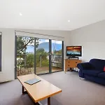 Bright Woodlands Retreat