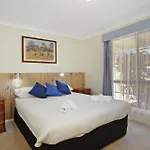 Cedar Cottage - Unit 3 Tudor Village