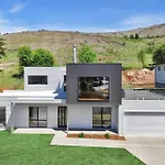 Balcony To Bogong - Modern House Ten Minute Stroll To Town