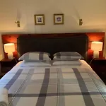 Redgum Retreat Bright - Luxury Spa Villa
