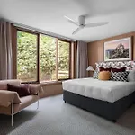 Viewhill Holiday Units - Bright
