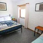 Cedar Holiday Units - Apartment 3