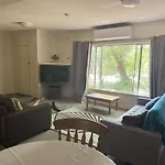 Ovensview On Riverside