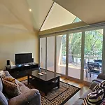 Centenary Peaks Riverview Townhouses Bright