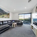 Mountain Mist Retreat - 5 Bedrooms
