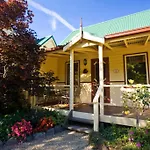 Autumn Abode Cottages