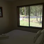 Acorn Lodge