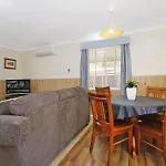 Cedar Cottage - Tudor Village