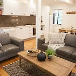 Tyntynder Garden Cottage 3