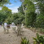 Marshmallow Retreat & Studio