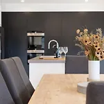 Balcony To Bogong - Modern House Ten Minute Stroll To Town