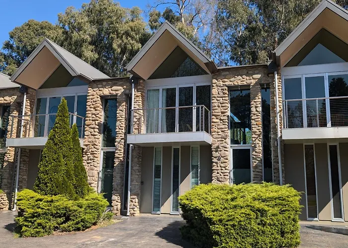 Unit 6 Centenary Park Townhouse