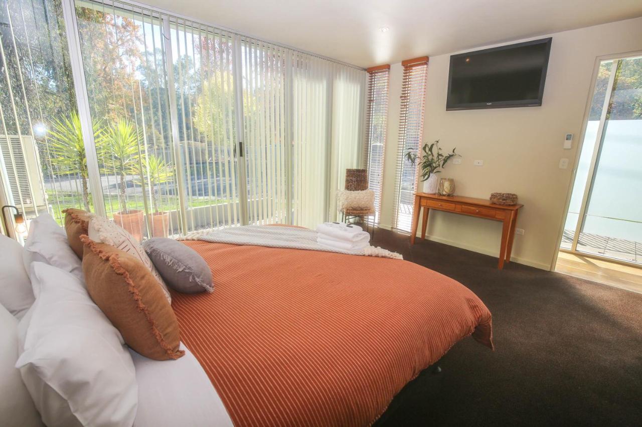 Holiday home The Glass Pinnacle Bright