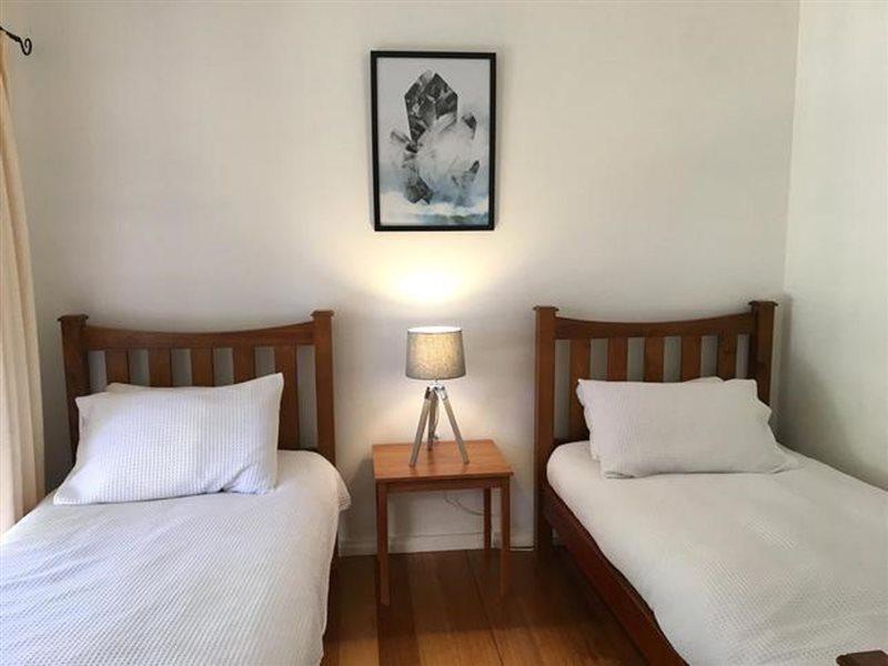 Apartment Corinda - 4 Bedroom Pet Friendly *