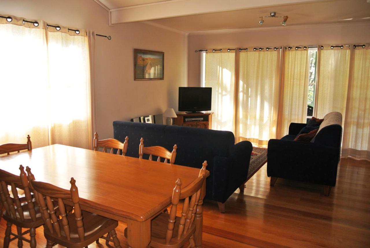 Corinda - 4 Bedroom Pet Friendly Apartment *