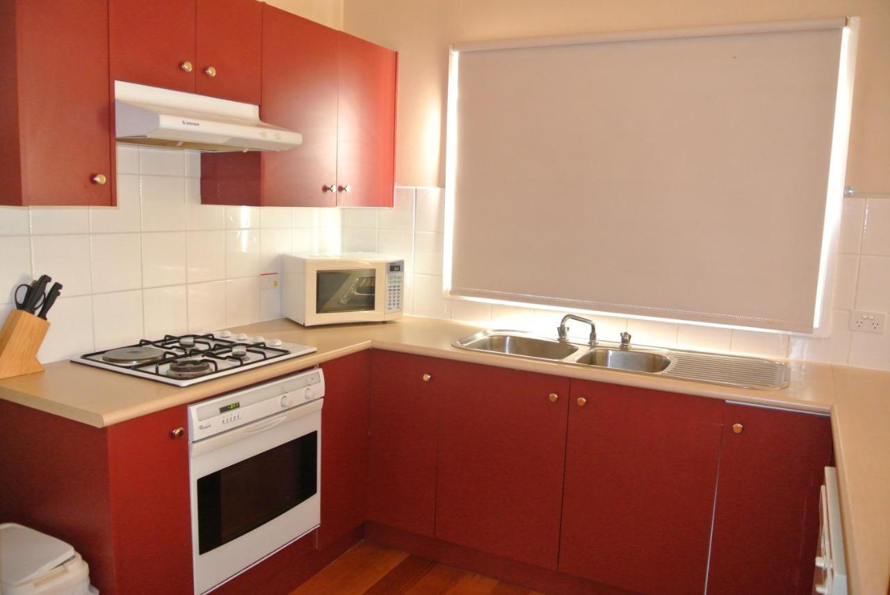 Apartment Corinda - 4 Bedroom Pet Friendly *