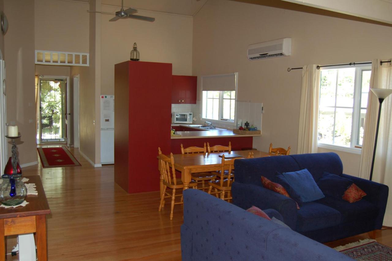 Corinda - 4 Bedroom Pet Friendly