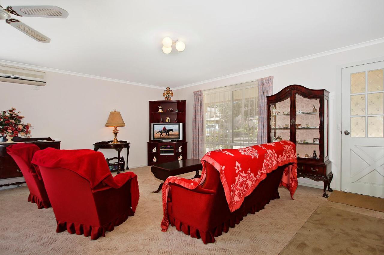 Wood Street - Location! Apartment *