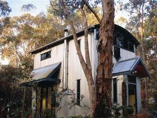 Villa Ashwood Bright