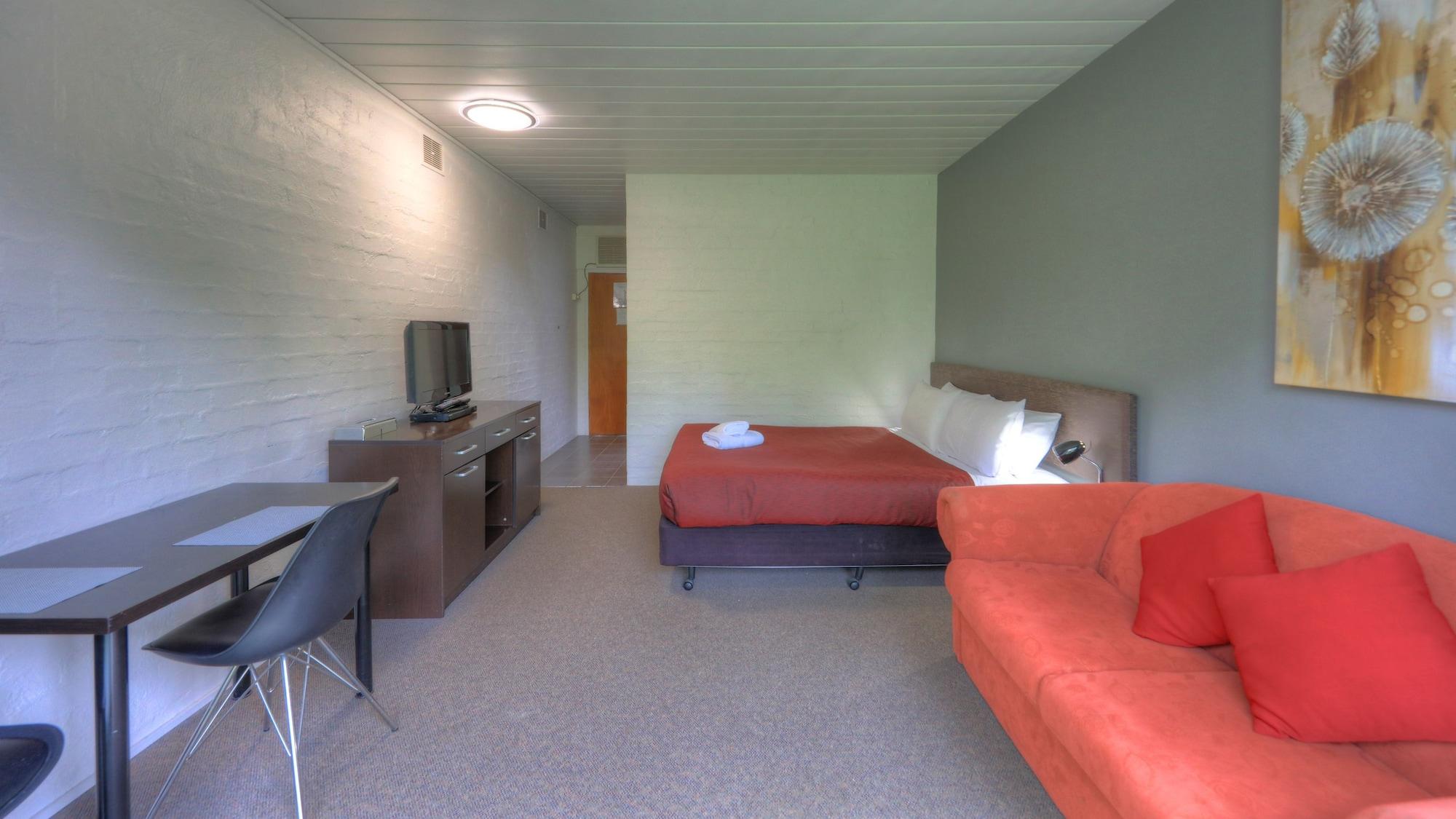 Riverbank Park Motel Bright