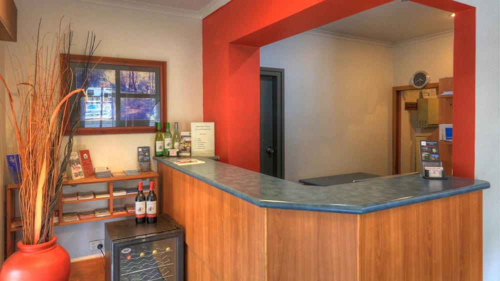 Riverbank Park Motel Bright