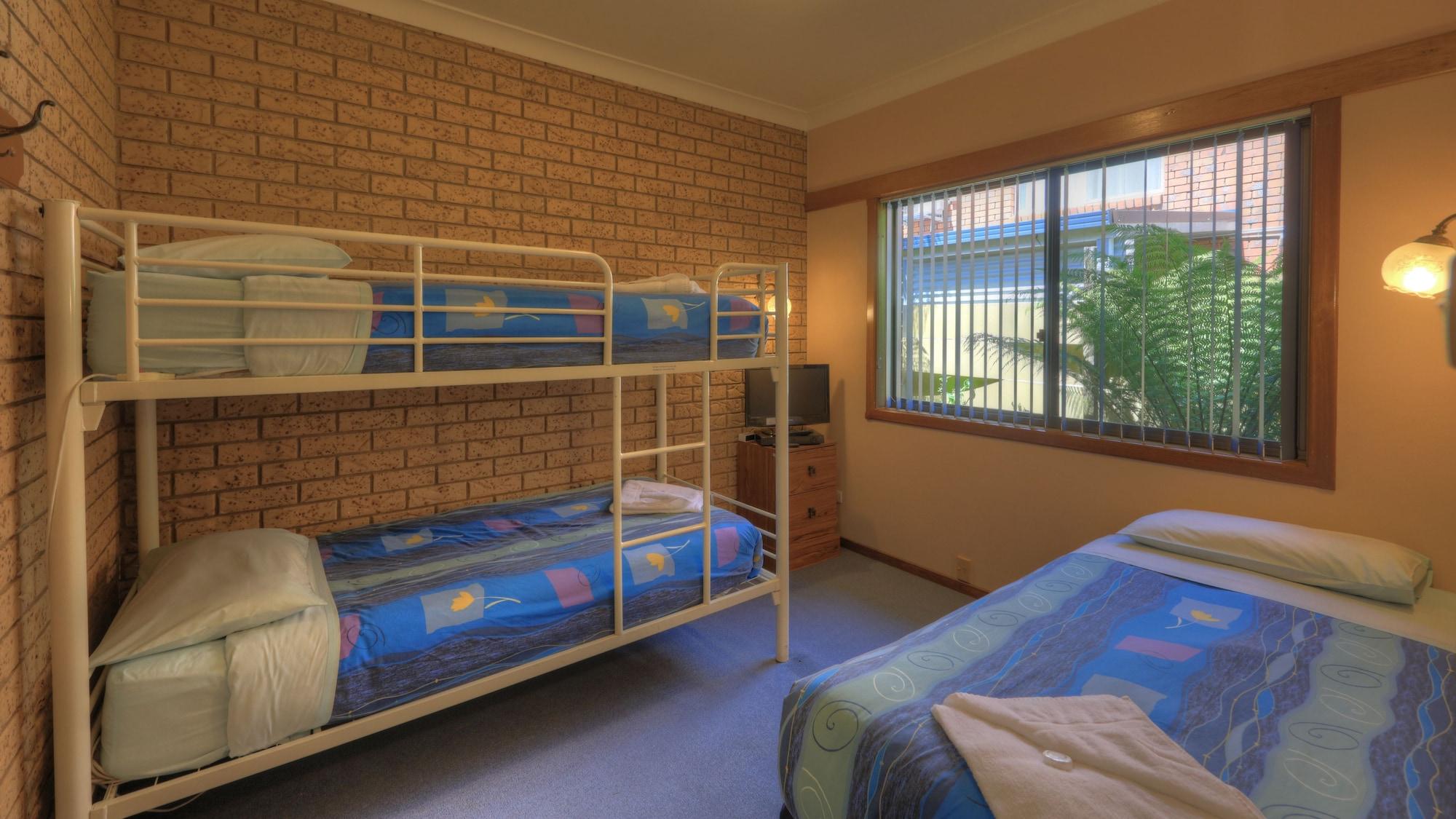 Barrass John Motor Hotel 3*