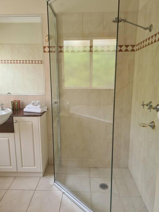 Villa Delany - Luxury On Delany Avenue Bright