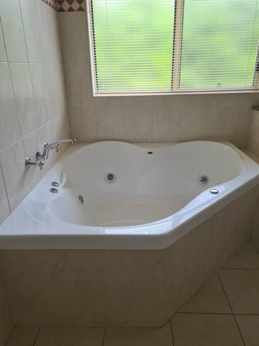 Delany - Luxury On Delany Avenue * Bright