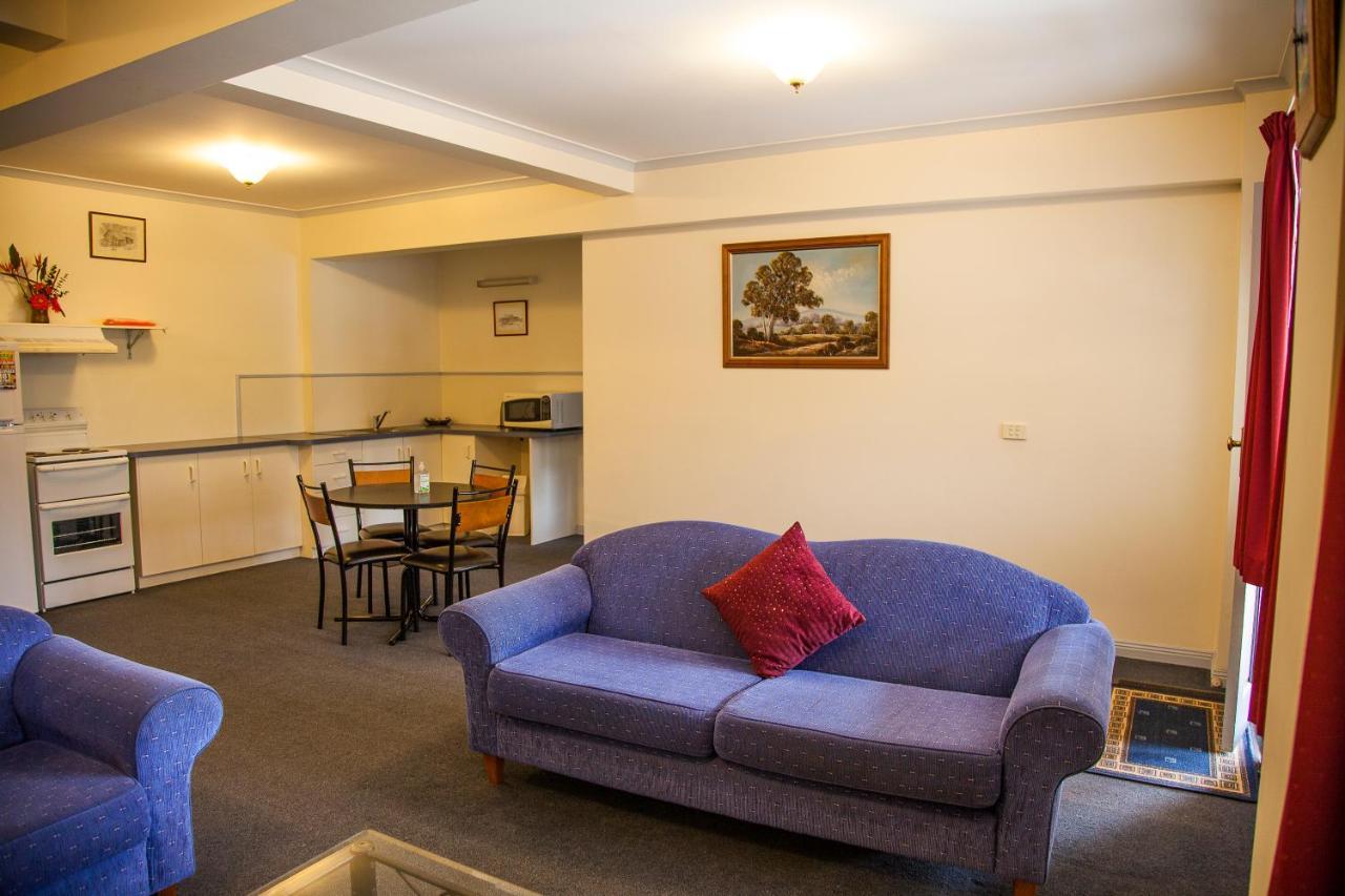 Cherry Lane Apartment *