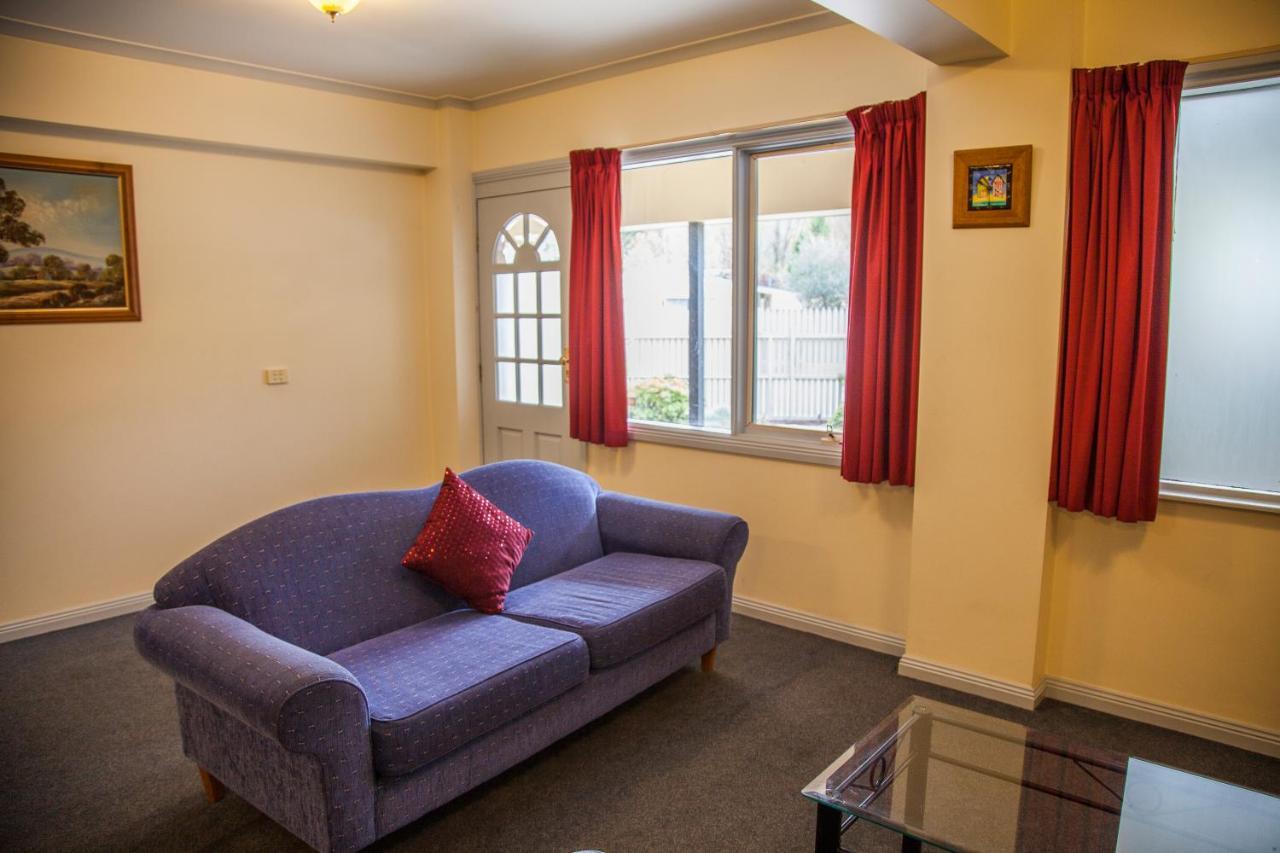 Cherry Lane Apartment Bright