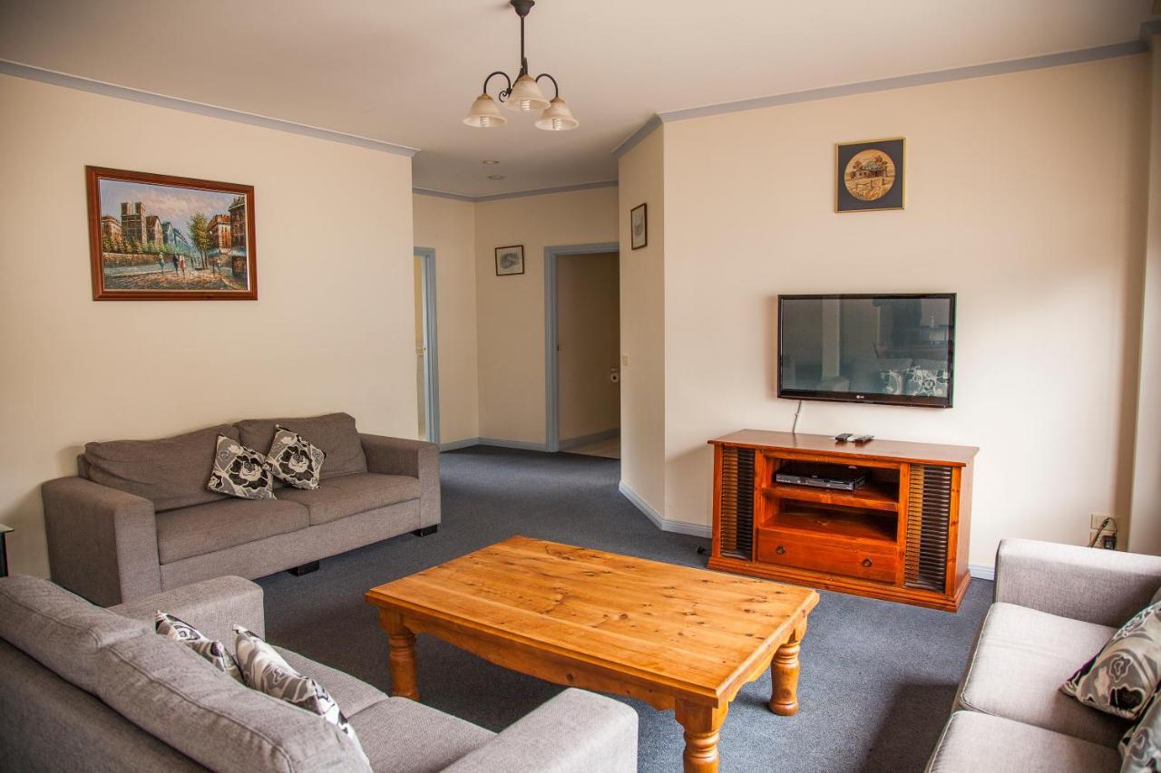 Cherry Lane Apartment *