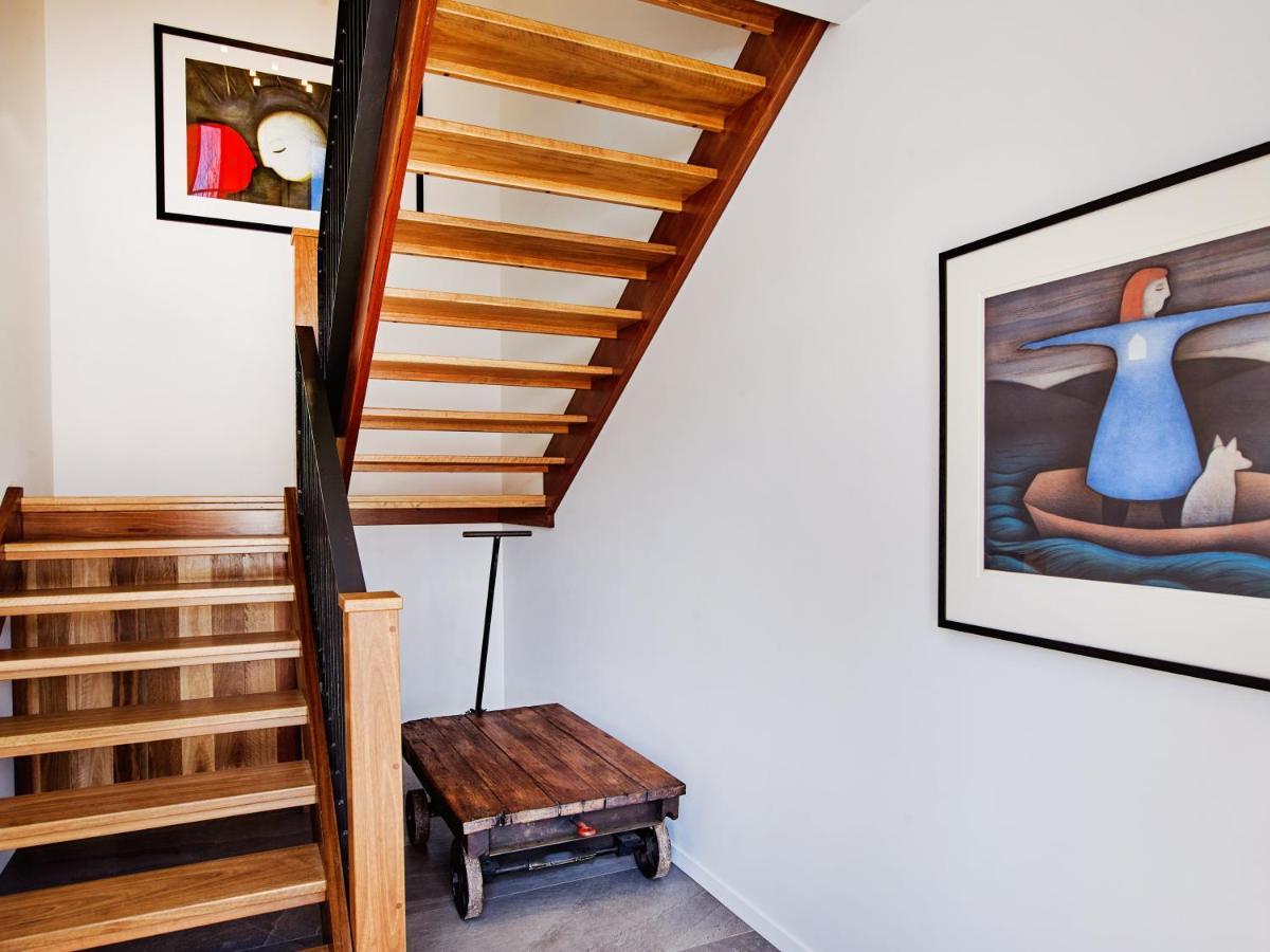 Olsen Penthouse - Art House Bright