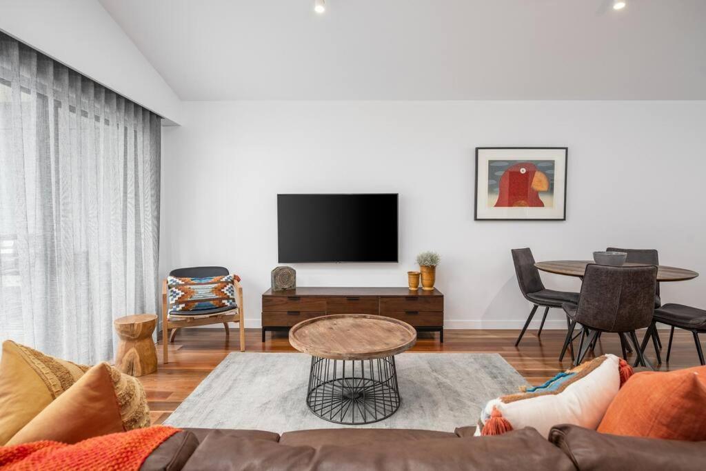 Sheppard Art House Townhouse * Bright