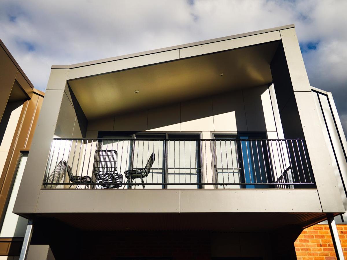 Sheppard Art House Townhouse * Bright