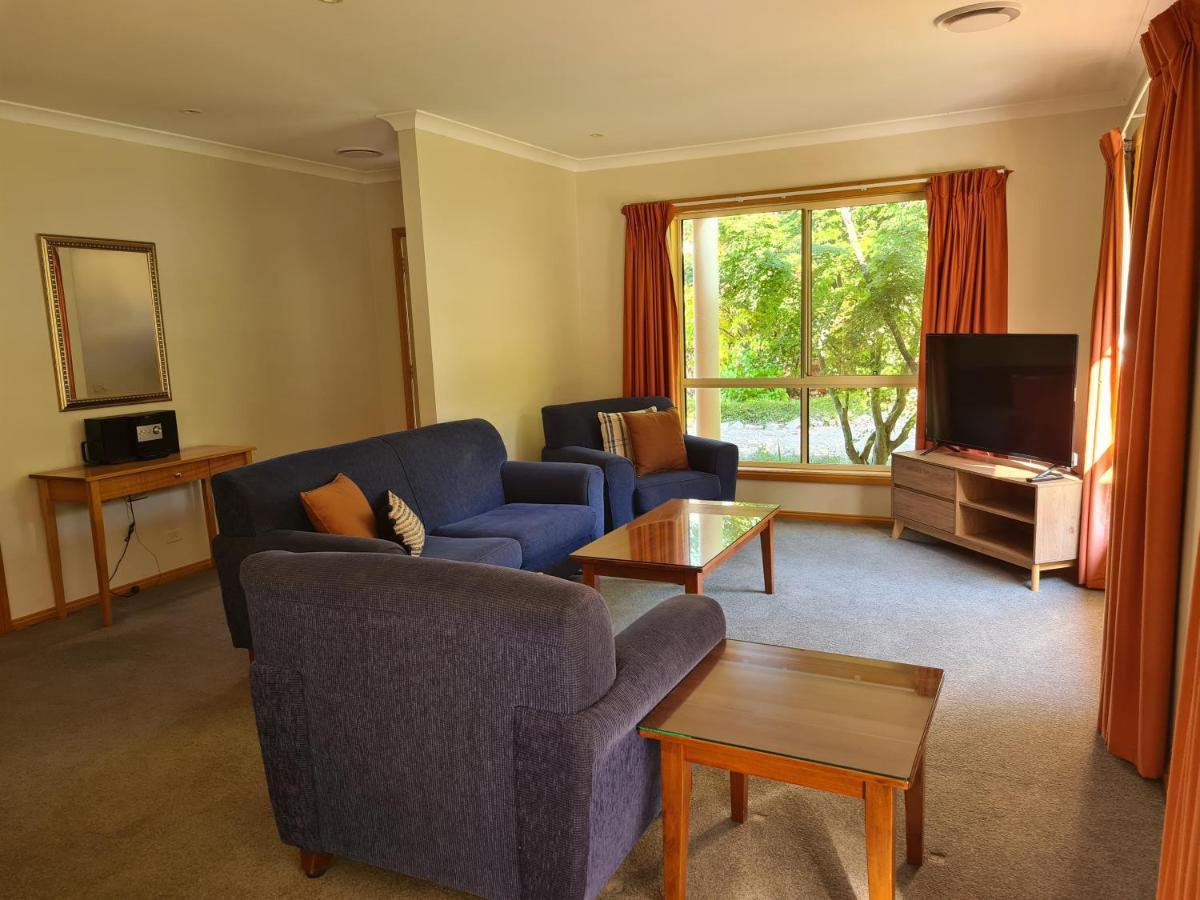 Delany - Luxury On Delany Avenue