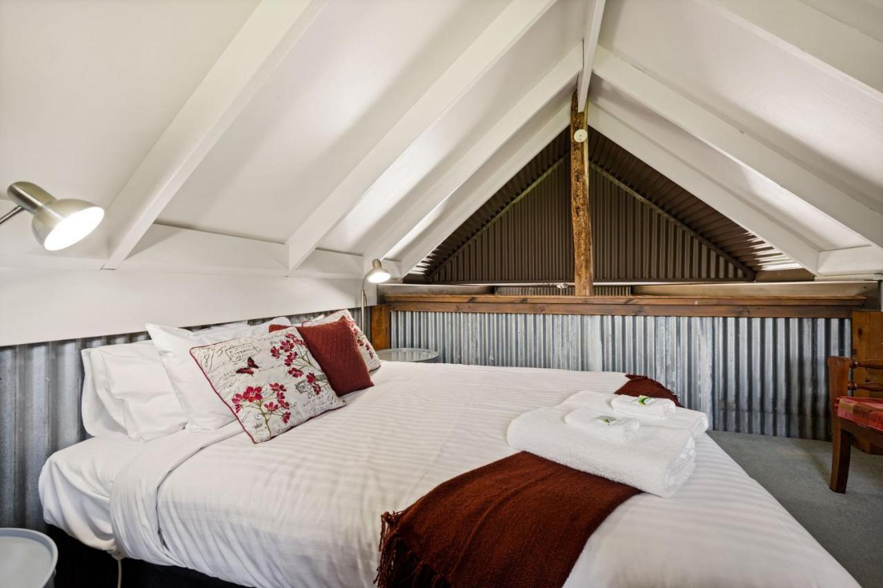 At Quins Gap Retreat Holiday home Bright