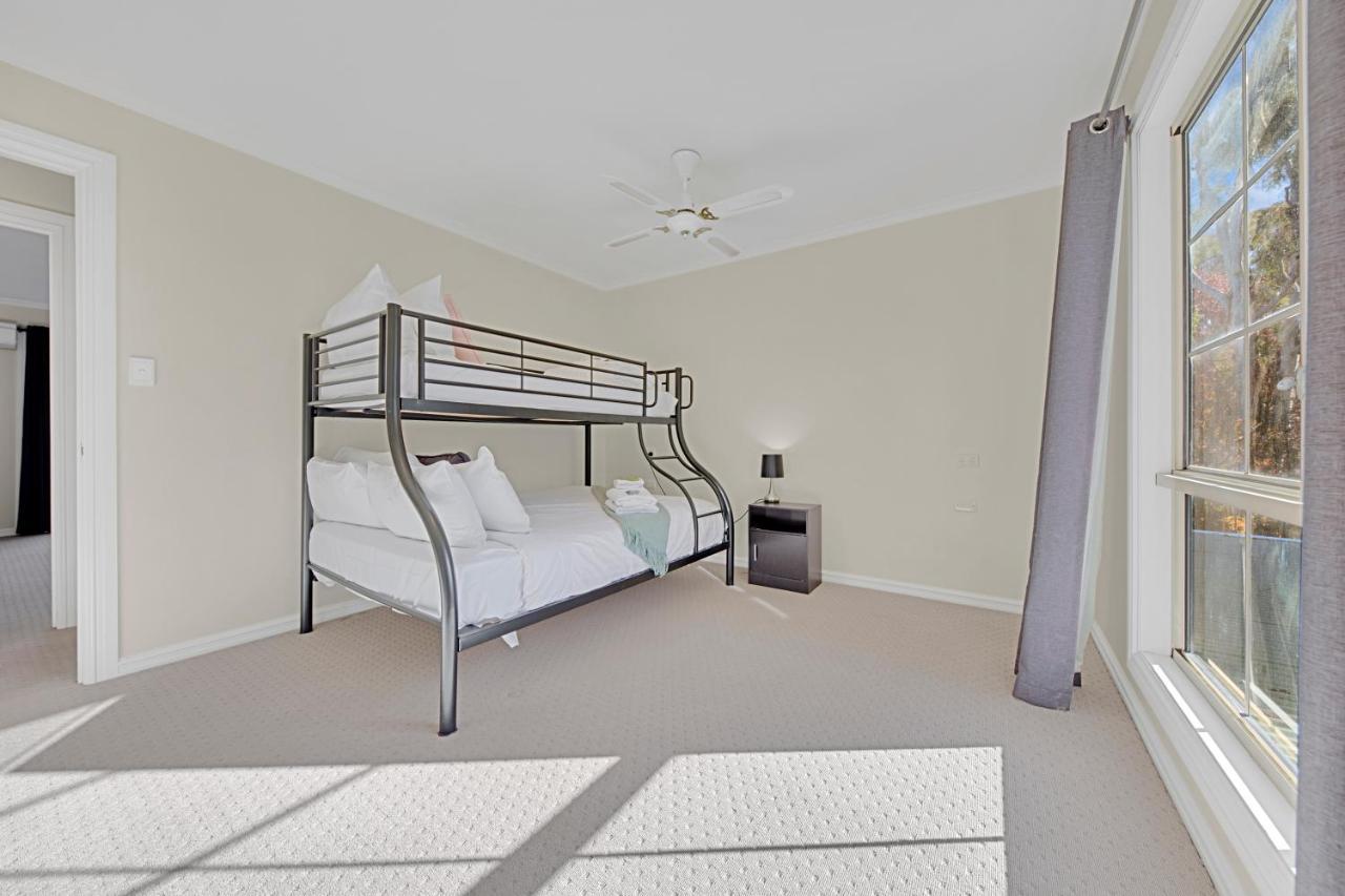 406 Back Porepunkah Road, Apartment