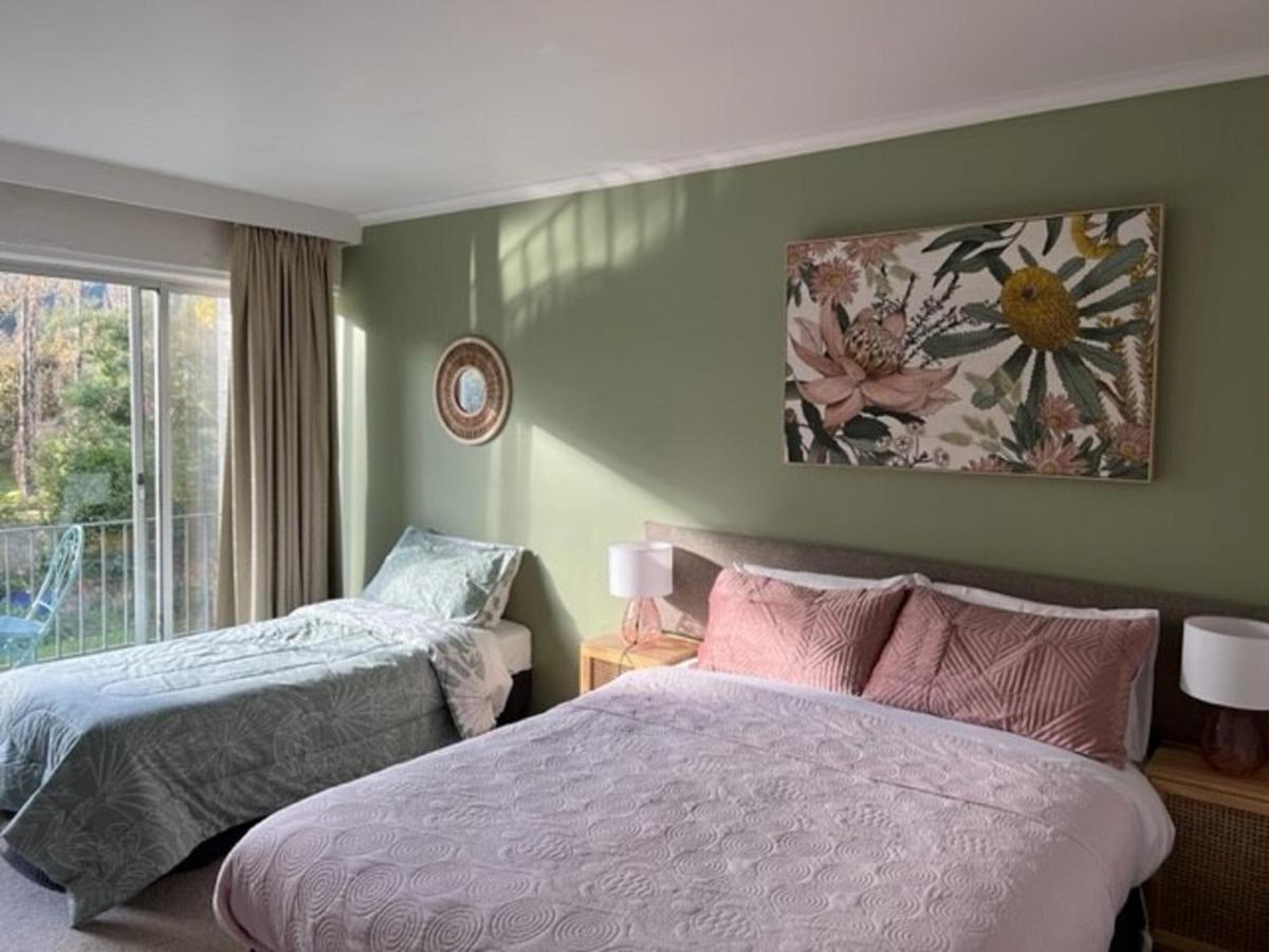 Riverbank Park Motel 2*