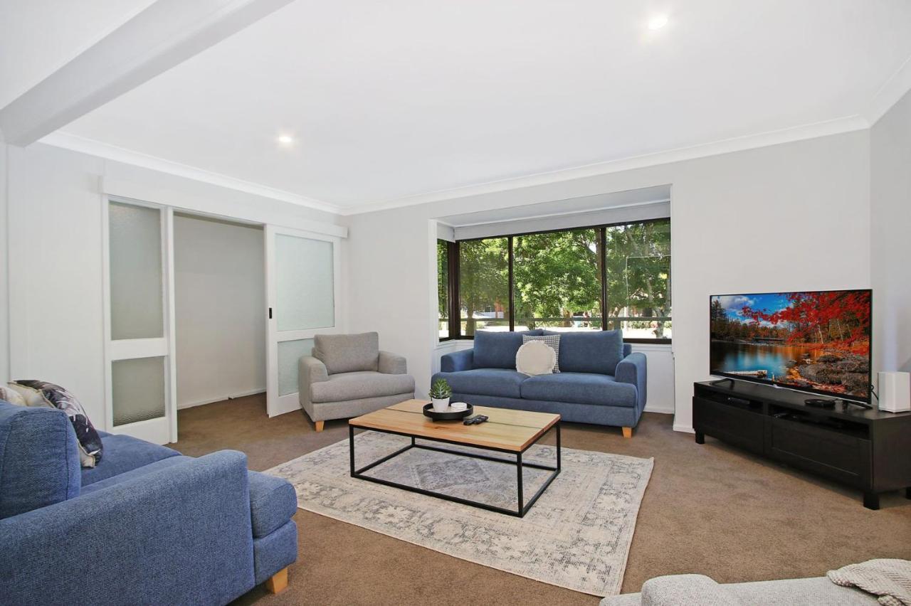 Toorak Place * Bright