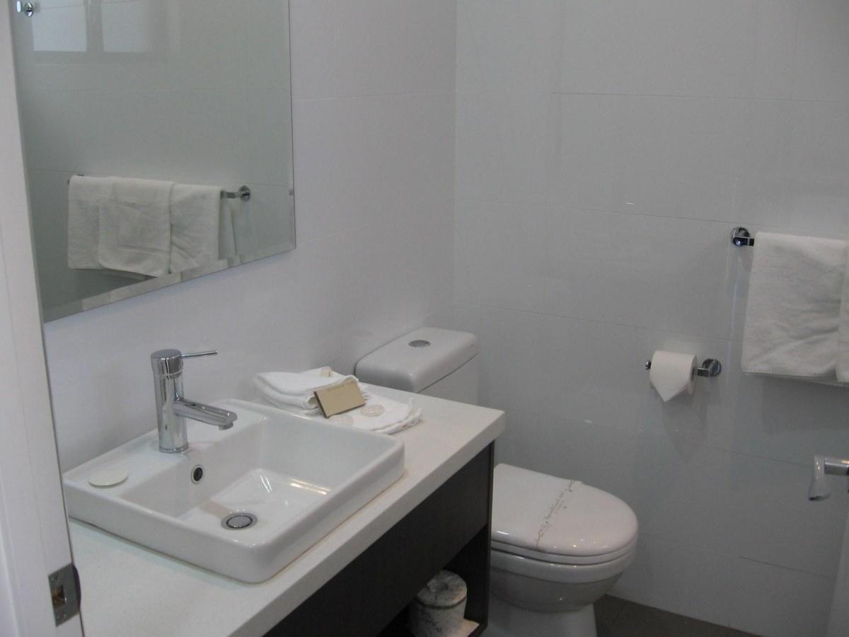 Barrass's John Motor Guest house *