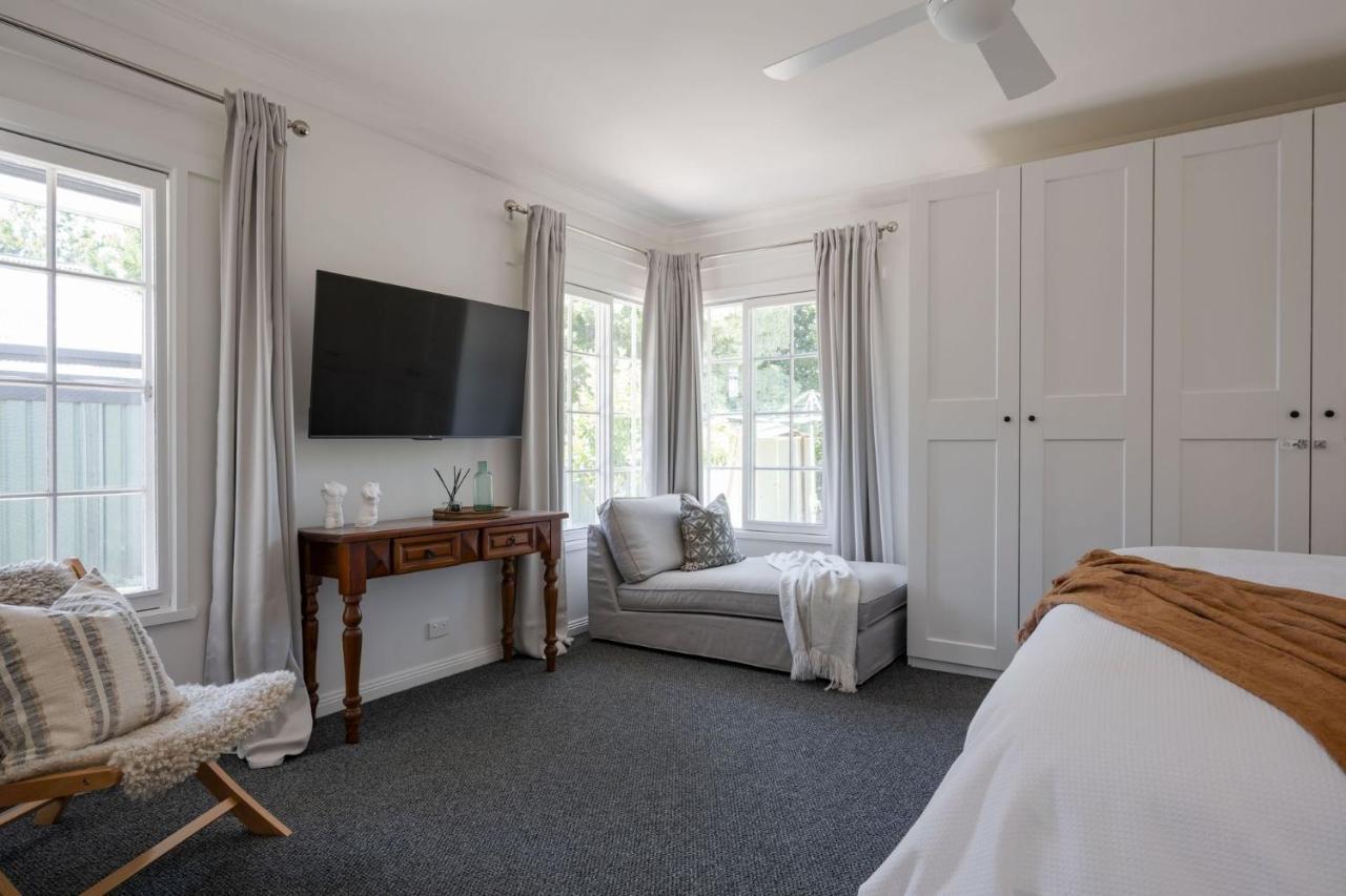 Holiday home Golden Pine Retreat Bright