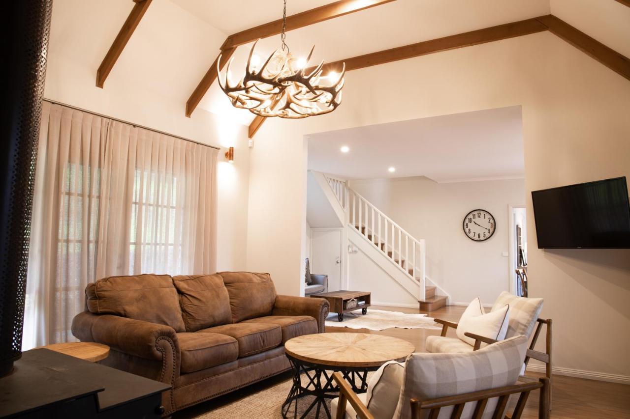 Ridgeview, 34 Walkers Lane Villa Bright