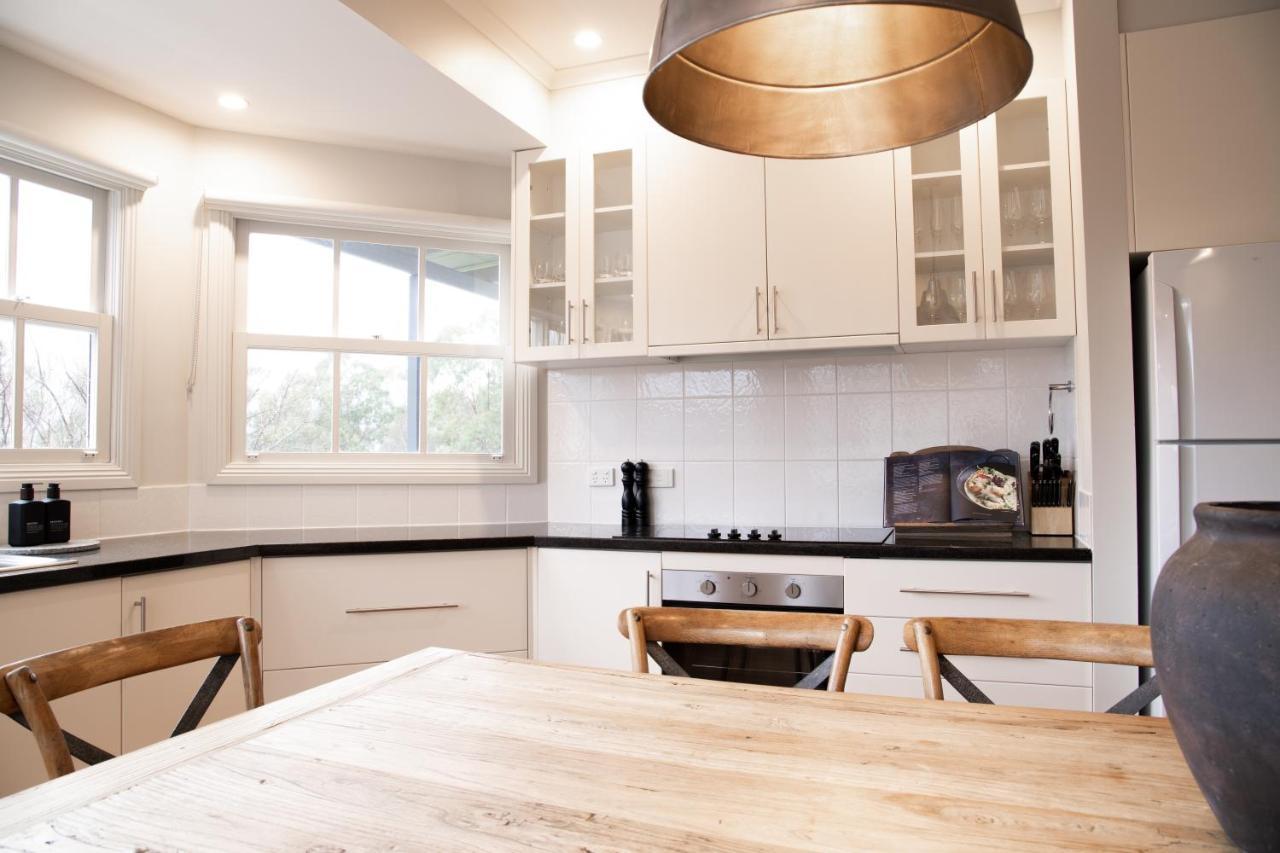 Ridgeview, 34 Walkers Lane Villa Bright